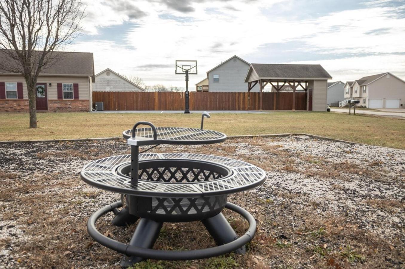 Tiny Home With Hot Tub Near Ft Leonard Wood! Waynesville Ngoại thất bức ảnh