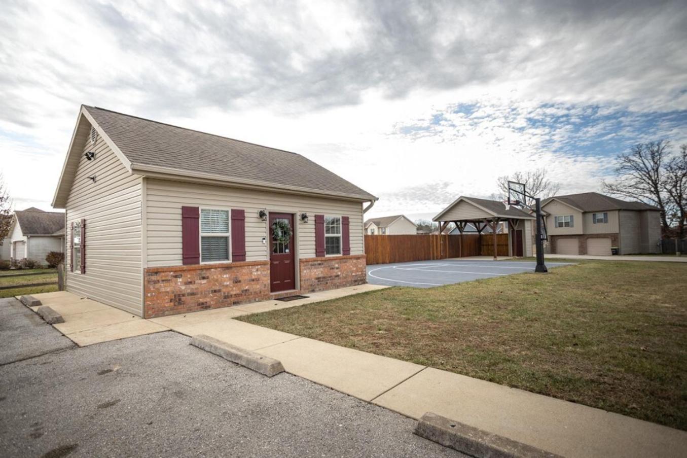 Tiny Home With Hot Tub Near Ft Leonard Wood! Waynesville Ngoại thất bức ảnh