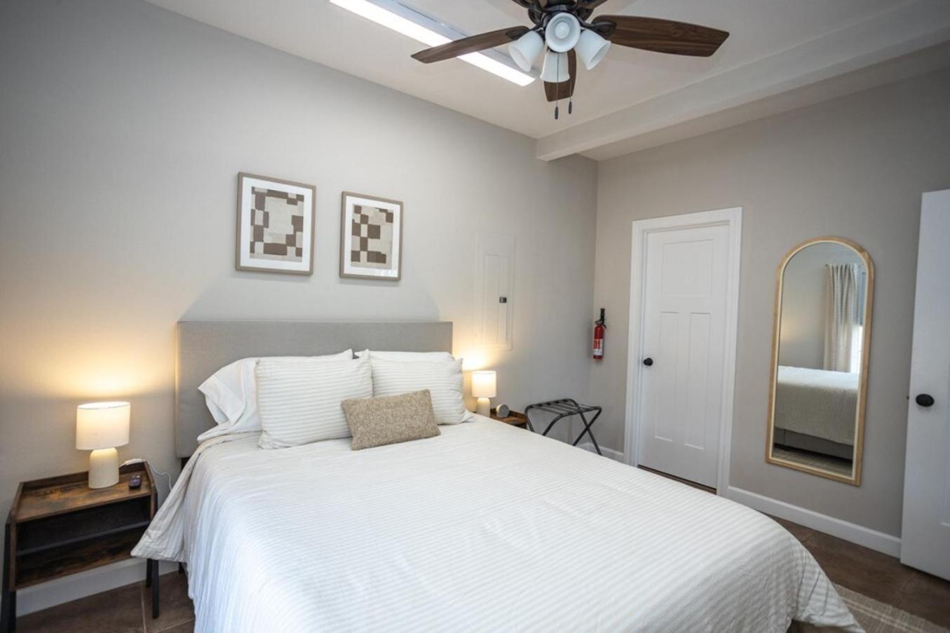 Tiny Home With Hot Tub Near Ft Leonard Wood! Waynesville Ngoại thất bức ảnh