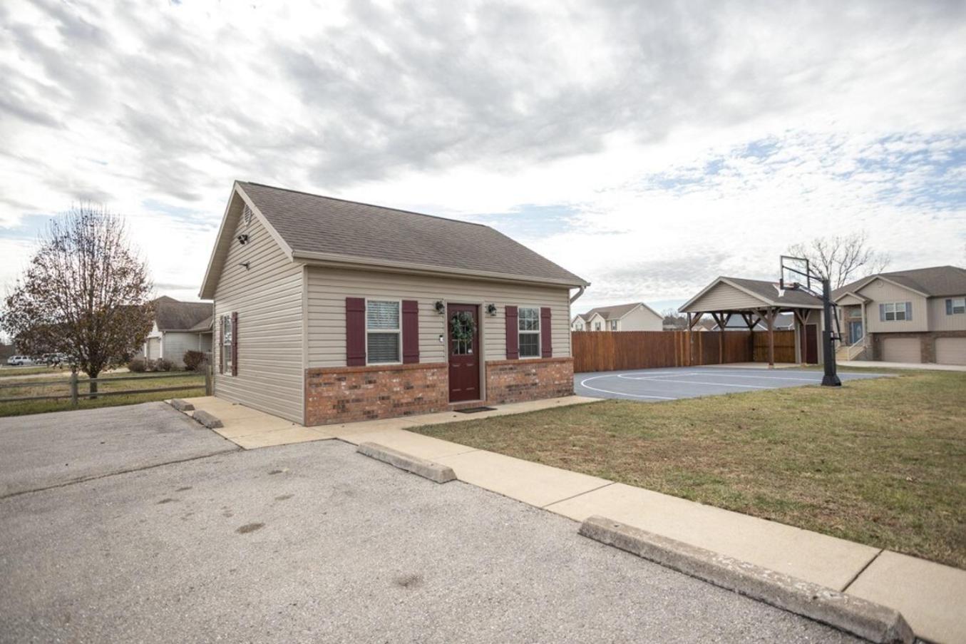 Tiny Home With Hot Tub Near Ft Leonard Wood! Waynesville Ngoại thất bức ảnh