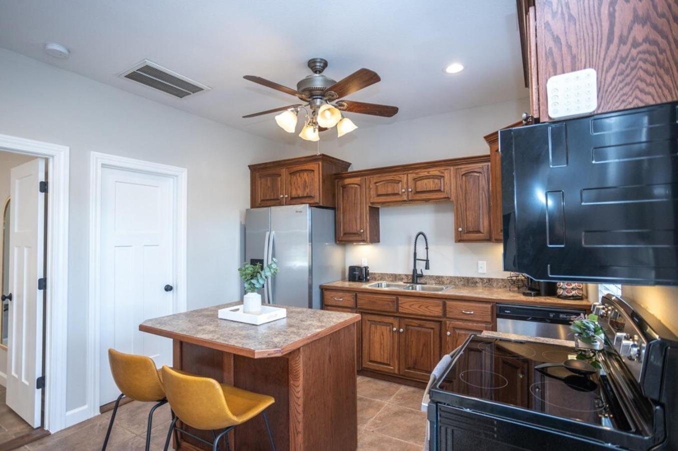 Tiny Home With Hot Tub Near Ft Leonard Wood! Waynesville Ngoại thất bức ảnh