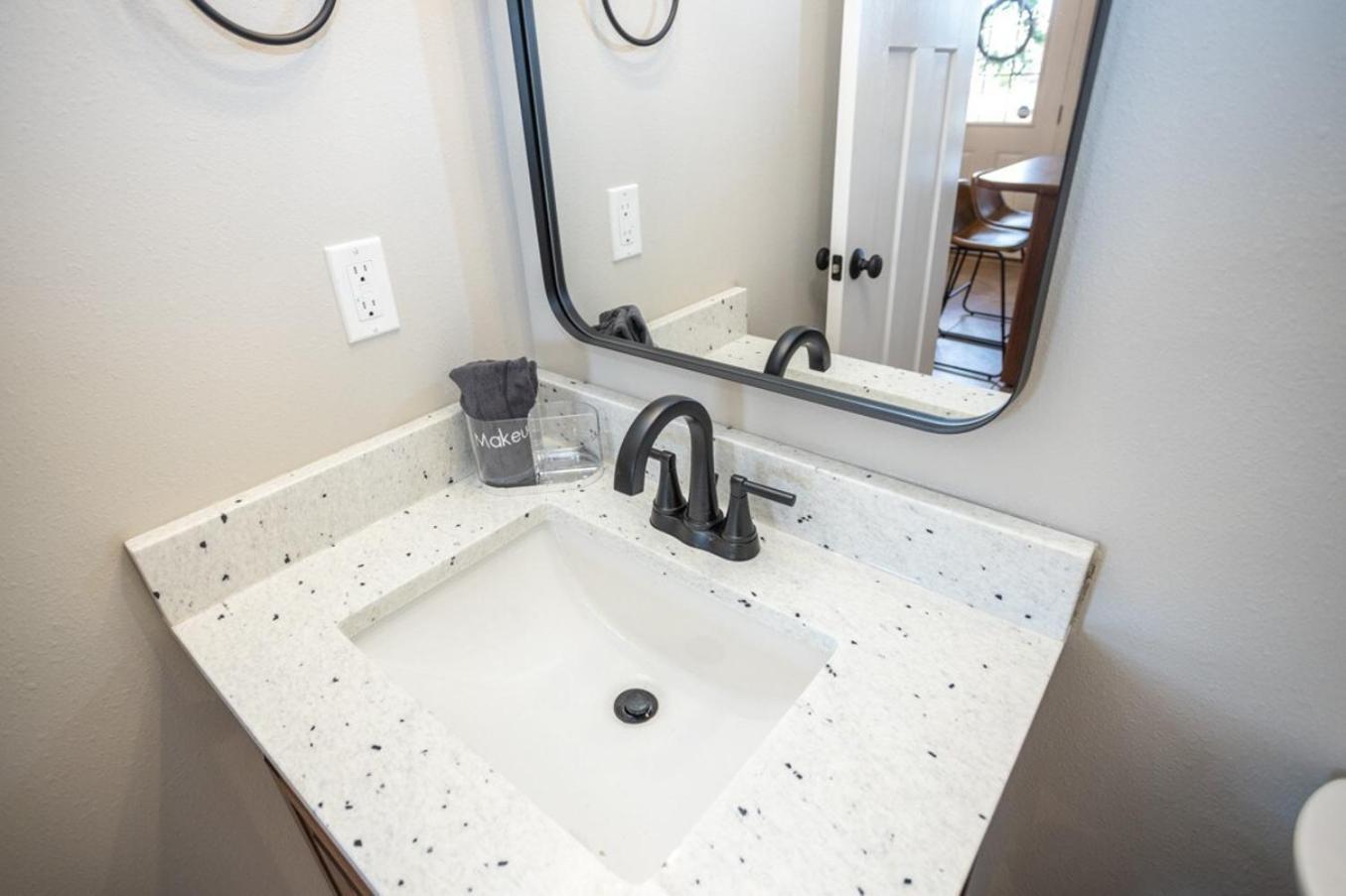 Tiny Home With Hot Tub Near Ft Leonard Wood! Waynesville Ngoại thất bức ảnh
