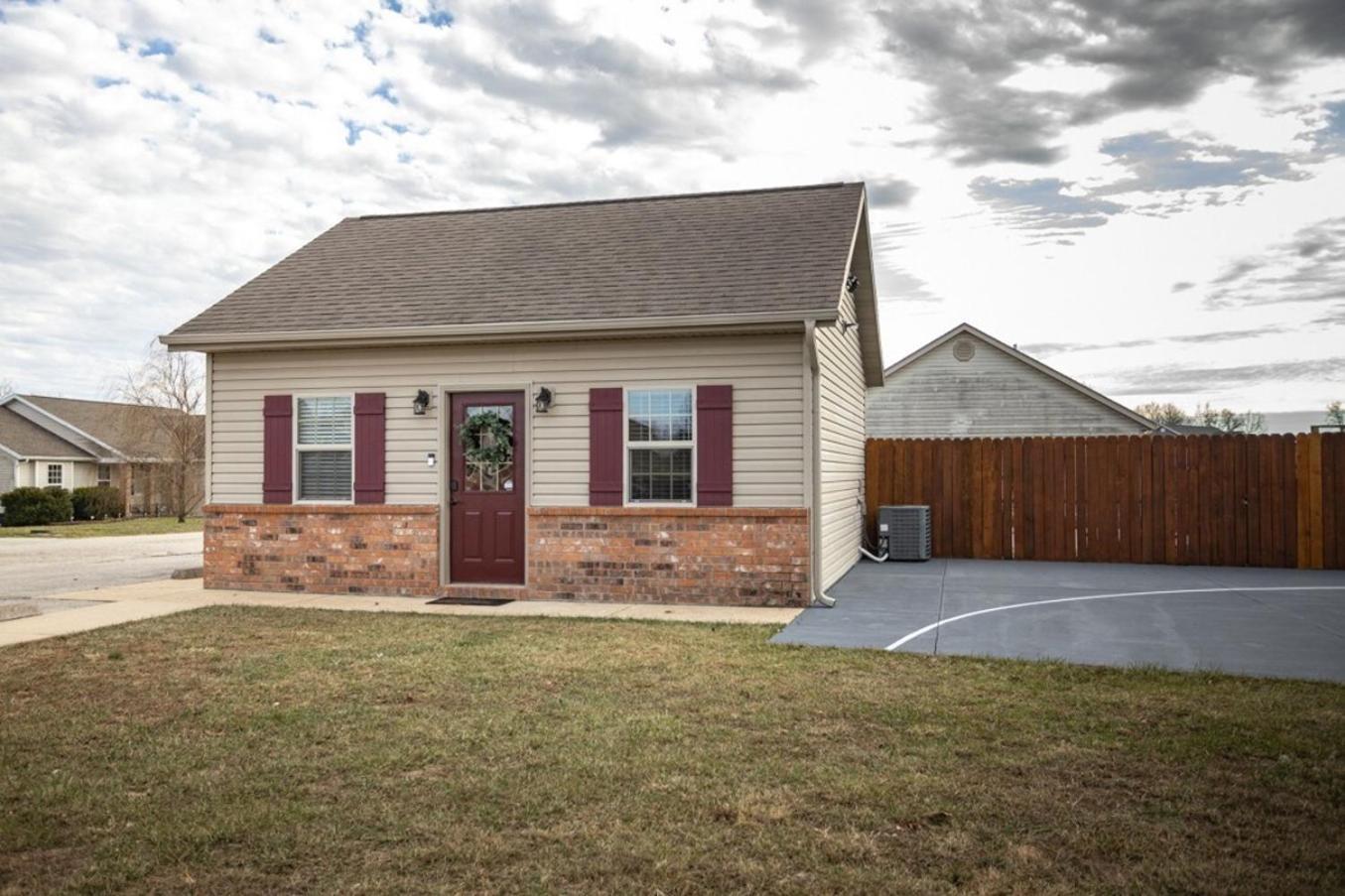 Tiny Home With Hot Tub Near Ft Leonard Wood! Waynesville Ngoại thất bức ảnh