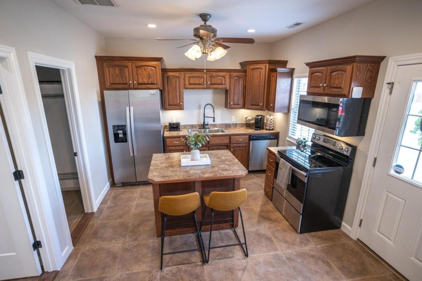 Tiny Home With Hot Tub Near Ft Leonard Wood! Waynesville Ngoại thất bức ảnh